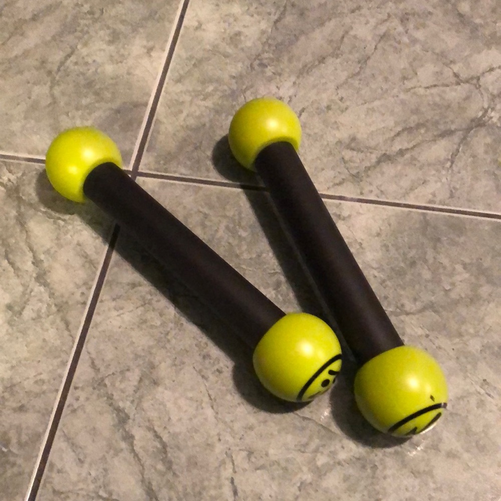 Brand new zumba weights green shimmy makes sound great for class never used LOOK